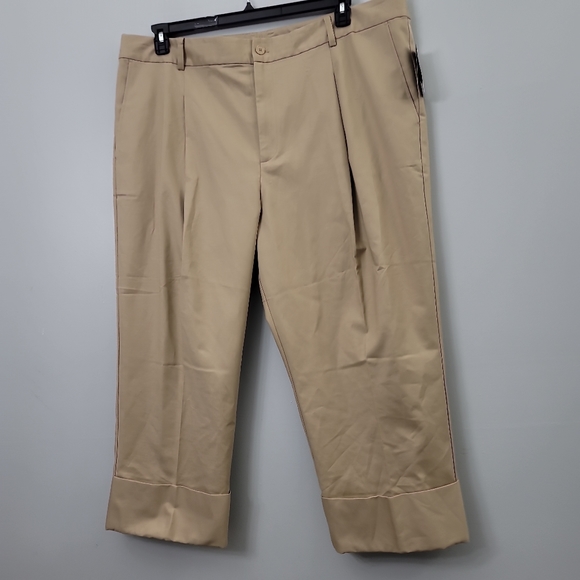 Lauren Ralph Lauren Plus Size Pleated Cotton Twill Cropped Wide Leg Pant - Picture 6 of 12